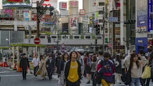 pemerintah-tokyo-tegaskan-larangan-minum-alkohol-di-tempat-umum-respons-terhadap-peningkatan-keramaian